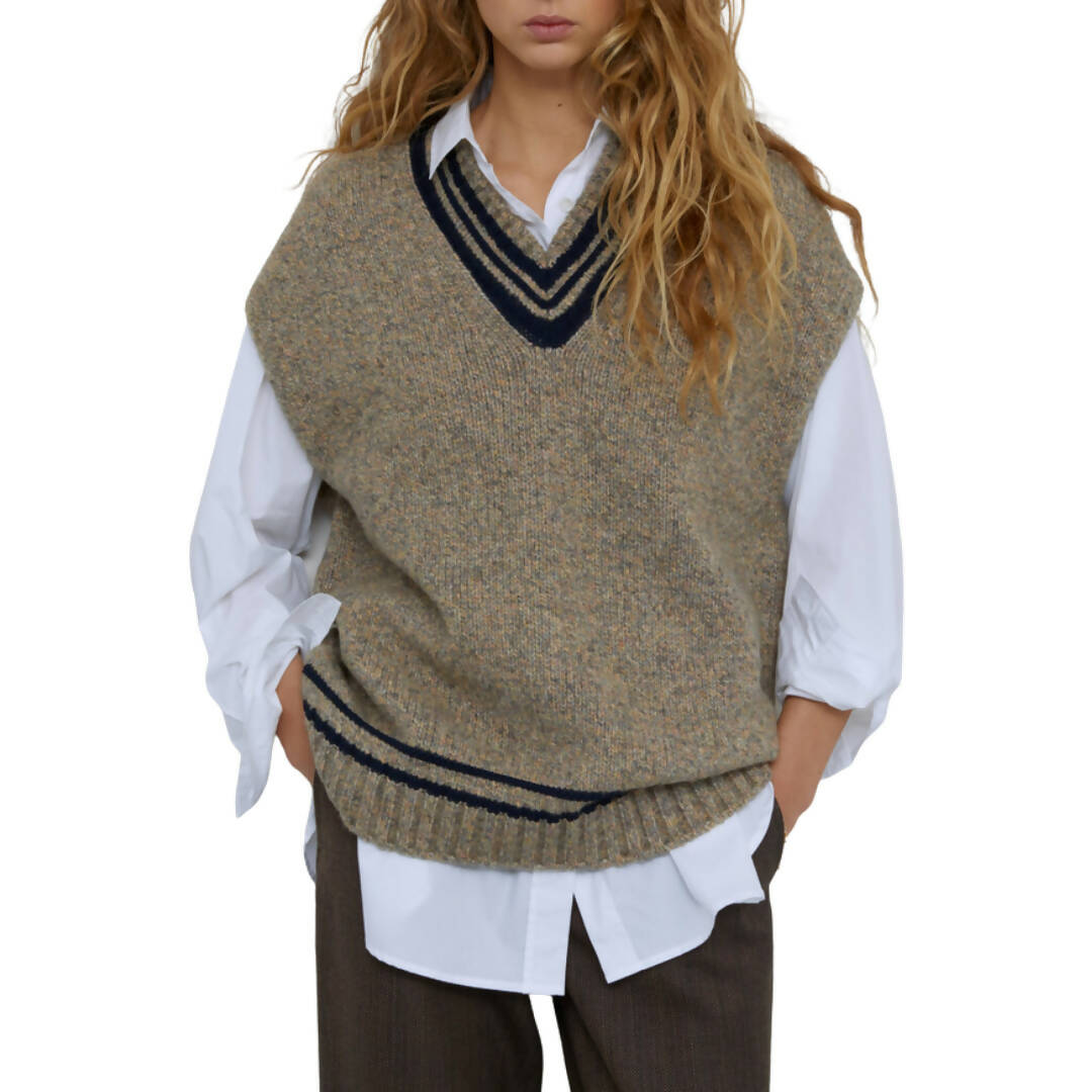 Closed Oversized Sweater Vest