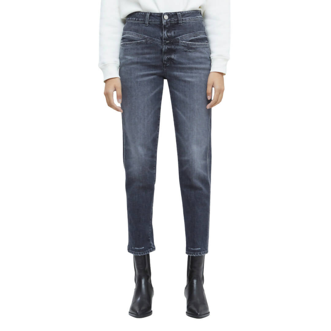 Closed Pedal Pusher Jean