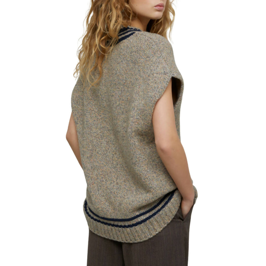 Closed Oversized Sweater Vest